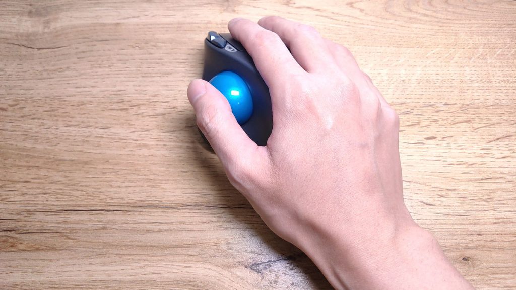 マウス トラックボール 手首や腕への負担 1